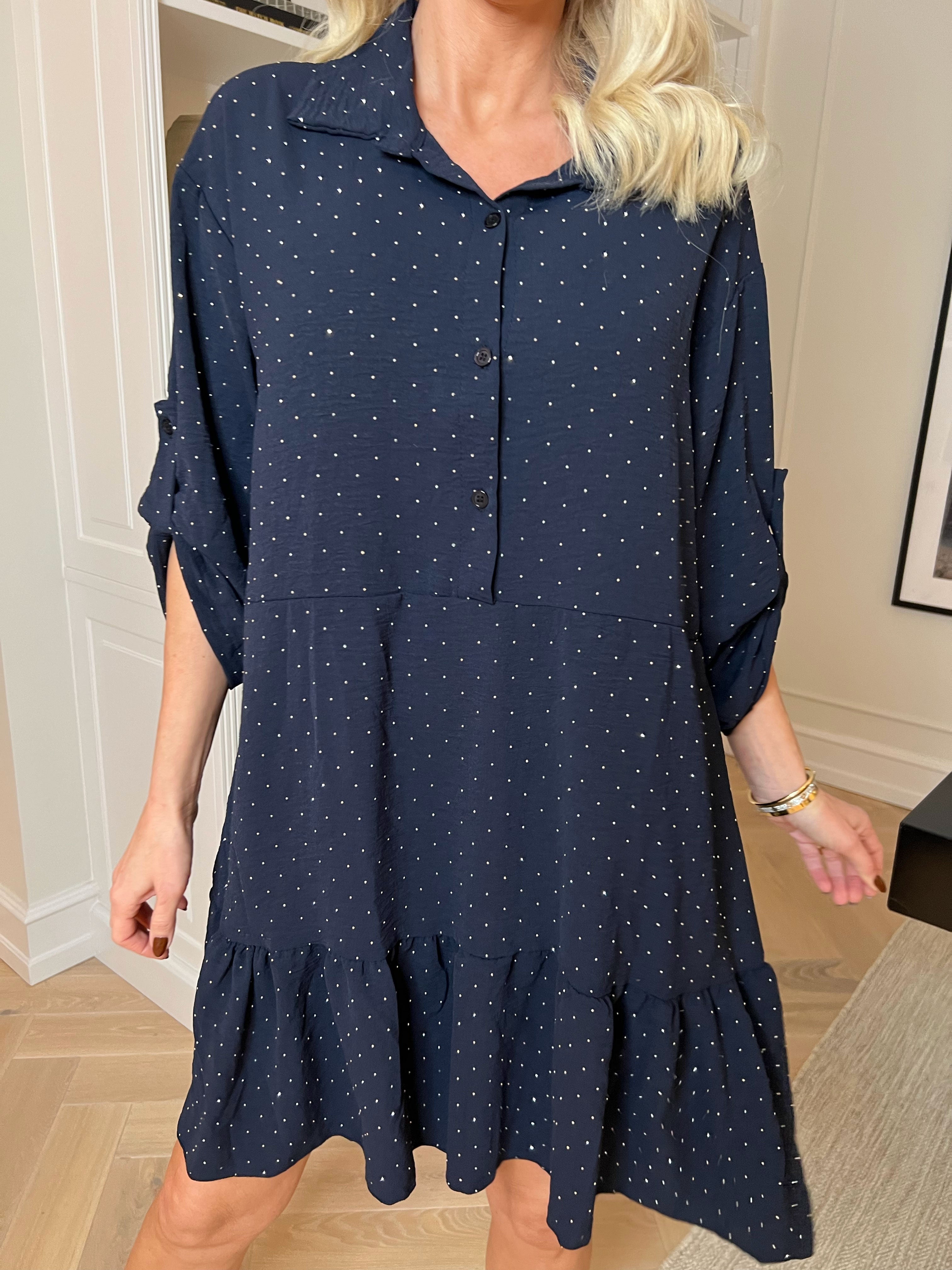 Gissele - Sød kjole i viskose med fine similisten